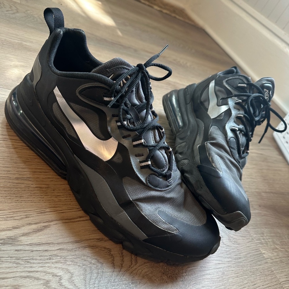 Men’s Nike air react 270 SIZE 11.5